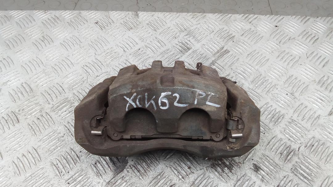 суппорт передний левый Toyota RAV4 5 поколение (XA50) 2021, 2.5 л., бензин, АКПП, внедорожник 5 дв. - фото №1