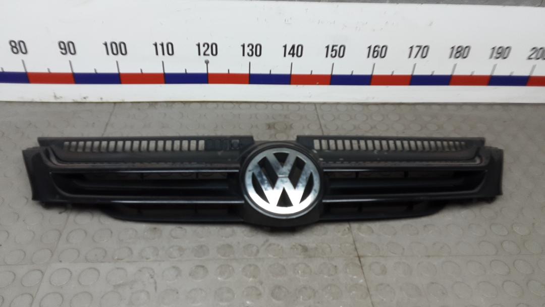 решетка радиатора Volkswagen Golf Plus 2 поколение 2009, 1.9 л., дизель, МКПП, хетчбэк 5 дв. - фото №1