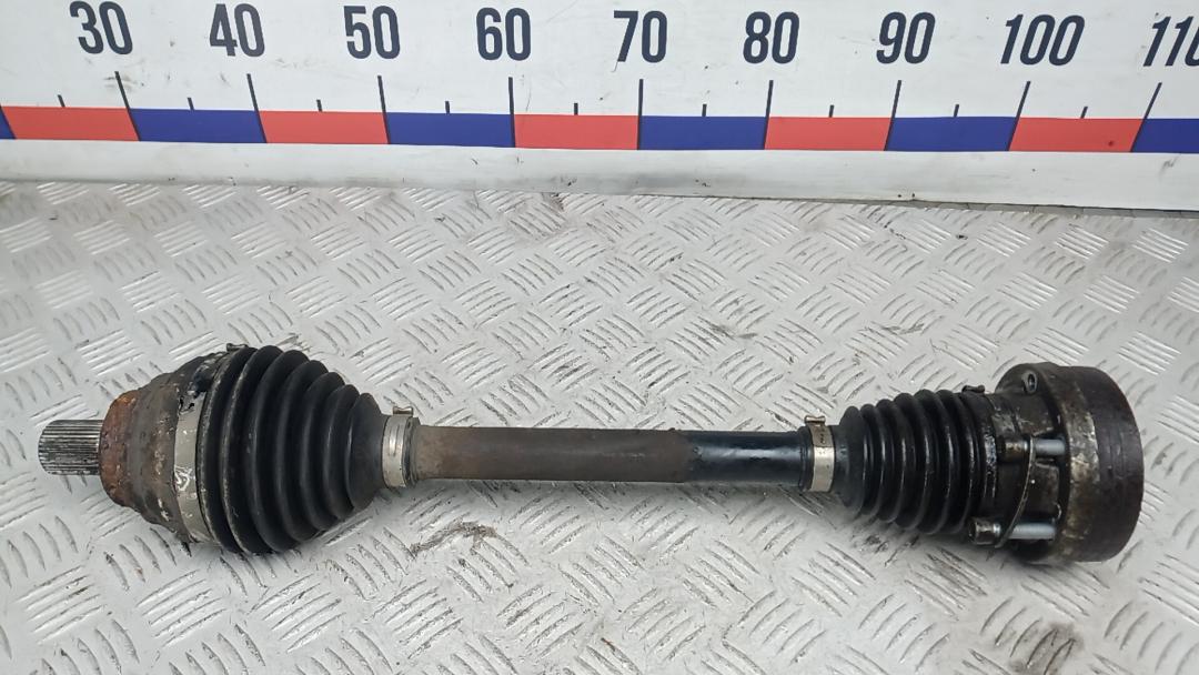 полуось передняя левая (приводной вал, ШРУС) Volkswagen Passat B8 2015, 1.6 л., дизель, МКПП, универсал - фото №1