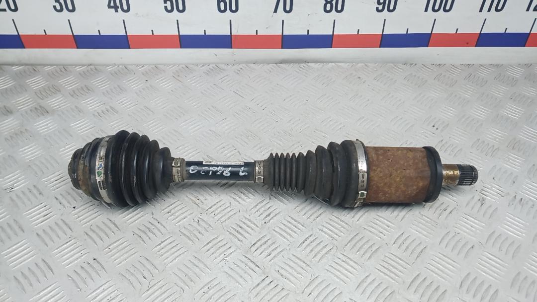 полуось передняя левая (приводной вал, ШРУС) BMW X1 E84 2010, 2.0 л., дизель, МКПП, внедорожник 5 дв. - фото №1