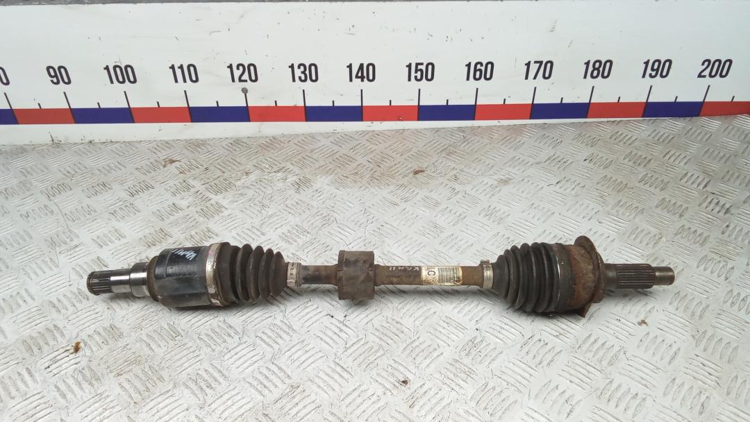 полуось передняя левая (приводной вал, ШРУС) Suzuki SX4 2 поколение 2013, 1.6 л., бензин, АКПП, хетчбэк 5 дв. - фото №1