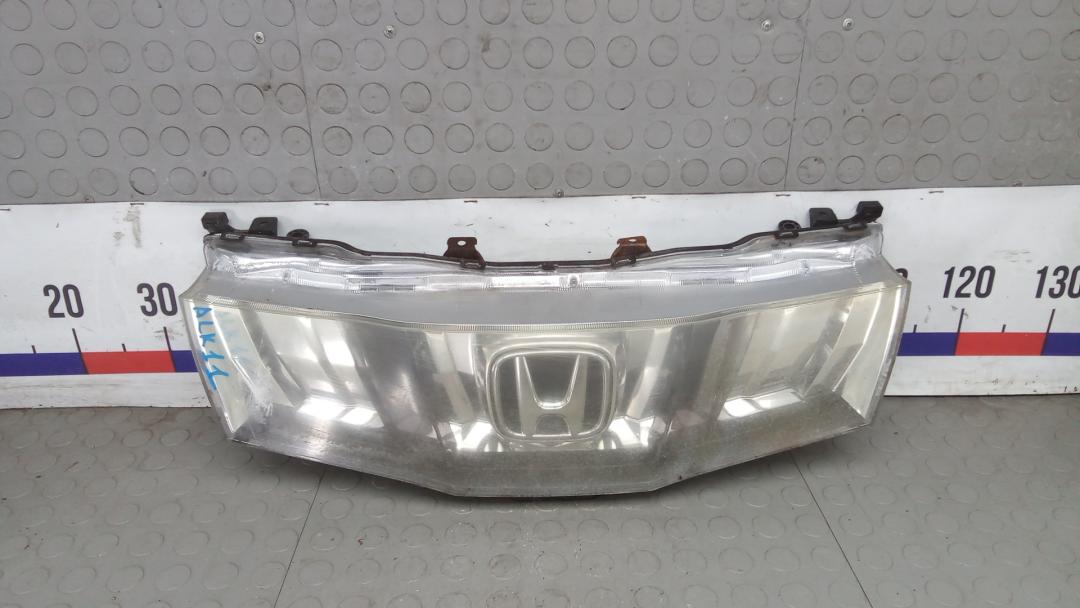 решетка радиатора Honda Civic 8 поколение 2006, 1.6 л., бензин, МКПП, хетчбэк 5 дв. - фото №1
