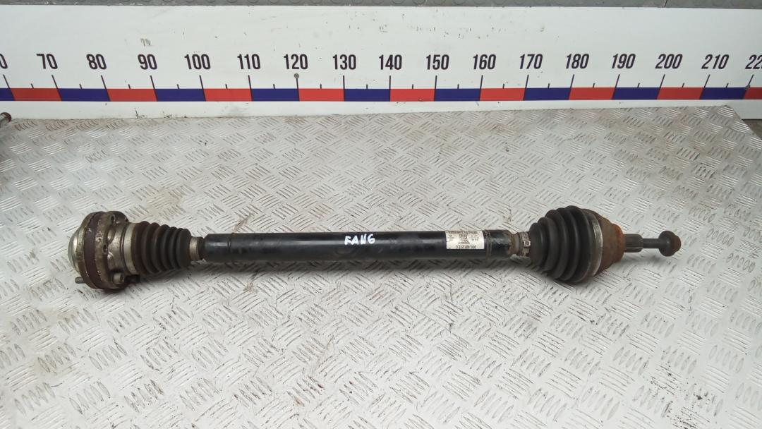 полуось передняя правая (приводной вал, ШРУС) Volkswagen Passat B8 2015, 2.0 л., TDi, дизель, МКПП, седан - фото №1