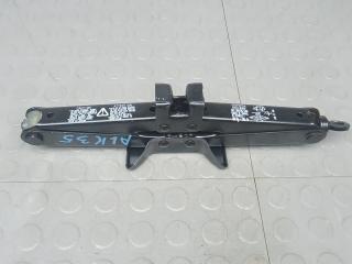домкрат Toyota Corolla 9 поколение (E120/E130) [рестайлинг] 2006, 1.4 л., бензин, МКПП, хетчбэк 5 дв.
