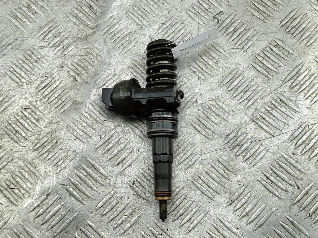 форсунка Volkswagen Jetta 5 поколение 2008, 1.9 л., дизель, МКПП, серый, седан, 038130073BN, 0414720313 - фото №1
