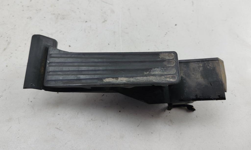 педаль BMW 3 E46 2004, 1.8 л., бензин, МКПП, серый, универсал, 6762481