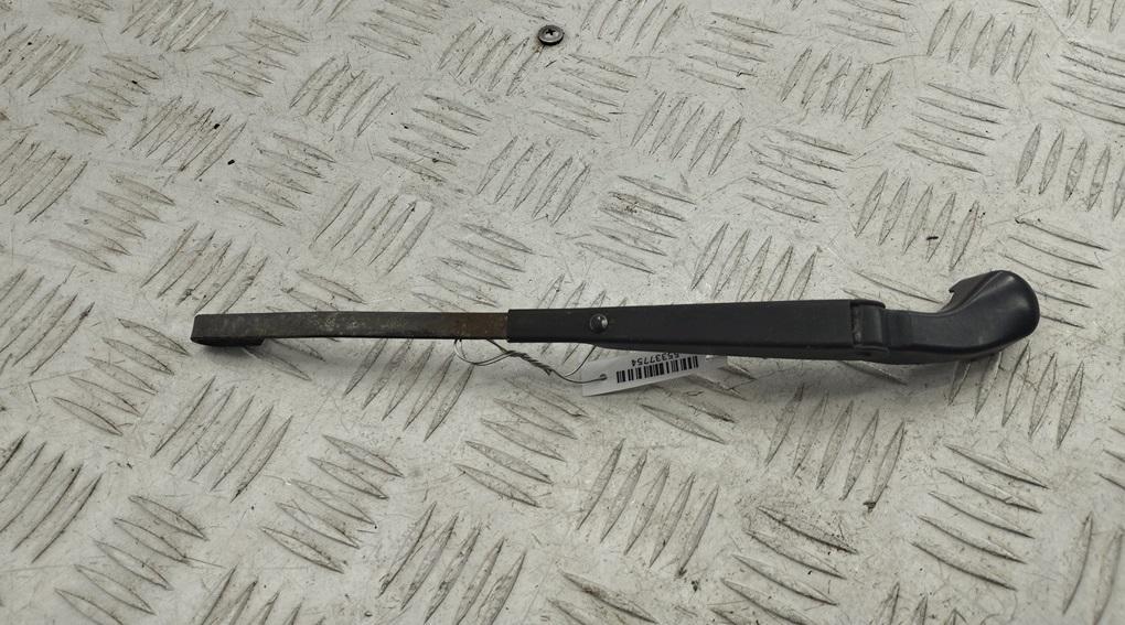 Щеткодержатель (поводок стеклоочистителя) задний Subaru Legacy 2002, 2.0 л., бензин, АКПП, серый, универсал, 2235535