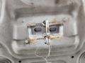 капот Ford Fiesta 5 поколение 2003, 1.6 л., i, бензин, МКПП, серый, хетчбэк 3 дв. - фото №5