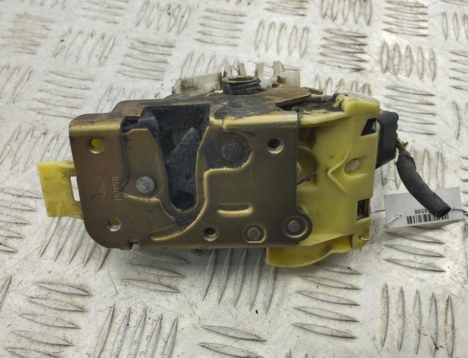 замок двери передней левой Ford Focus 1 поколение 2000, 1.4 л., бензин, МКПП, синий, универсал, XS41A21813CF - фото №1