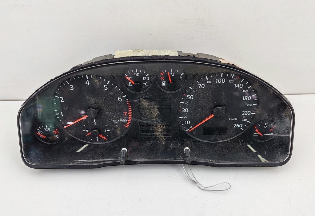 приборная панель Audi A6 C5 1998, 2.4 л., бензин, АКПП, бежевый, седан, 4B0919860F