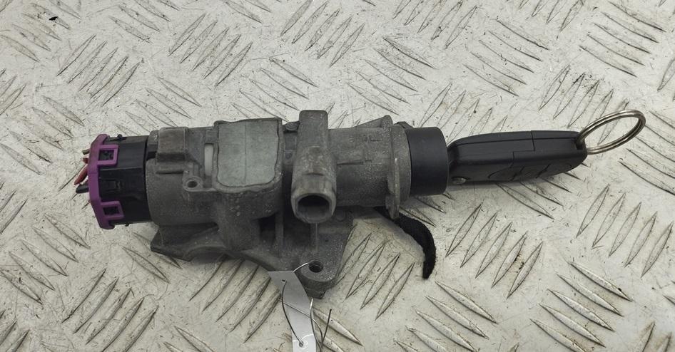 замок зажигания Audi A6 C5 1998, 2.8 л., бензин, АКПП, серый, универсал, 4B0905851B