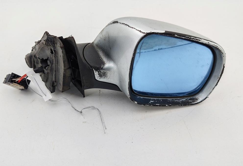 зеркало правое Audi A4 B5 1997, 1.8 л., Ti, бензин, МКПП, серый, универсал, 8D1858532