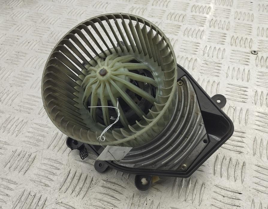 моторчик печки Audi A4 B5 2001, 1.9 л., дизель, МКПП, чёрный, универсал, 740221233F