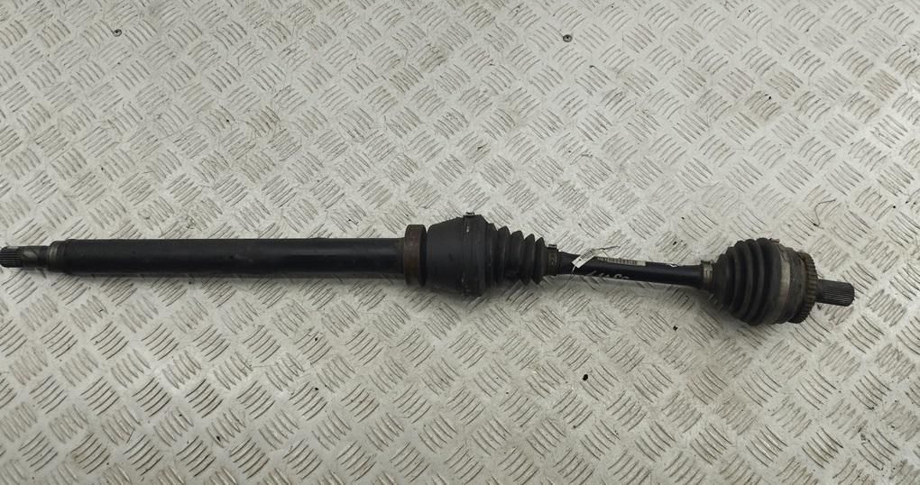 полуось передняя правая (приводной вал, ШРУС) Volvo V70 2 поколение 2001, 2.4 л., бензин, МКПП, чёрный, универсал, P9181262 - фото №1