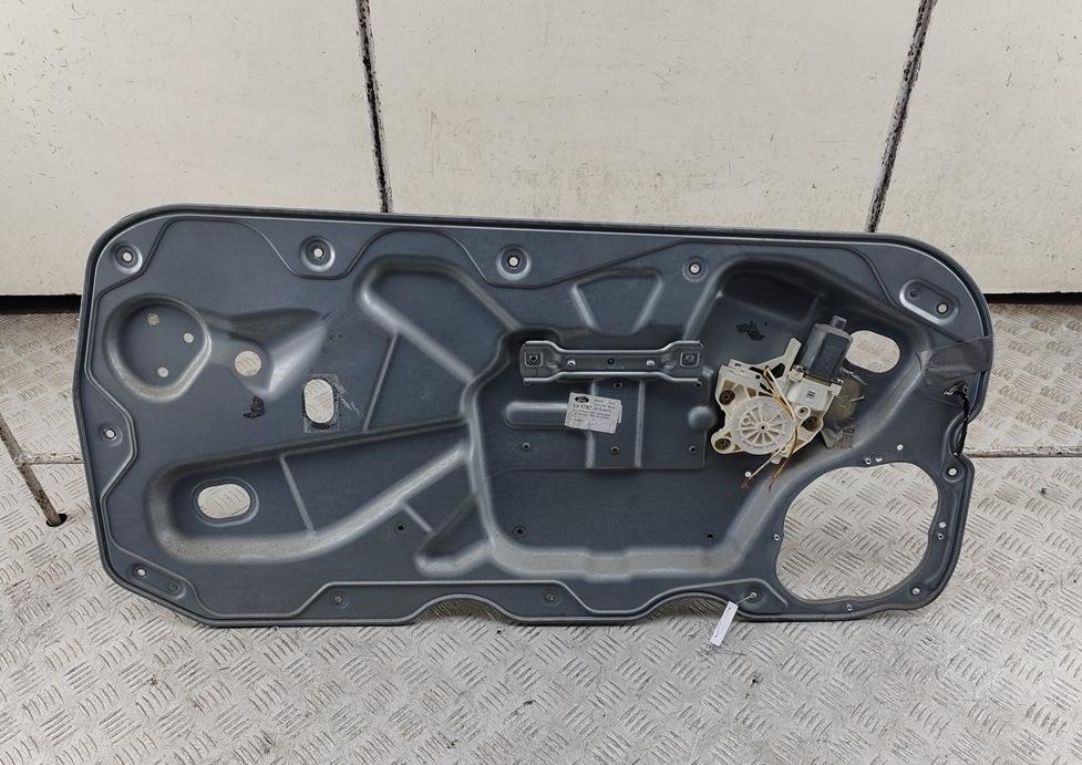 стеклоподъемник электрический передний левый Ford Focus 2 поколение 2005, 1.6 л., i, бензин, МКПП, серый, хетчбэк 3 дв. - фото №1