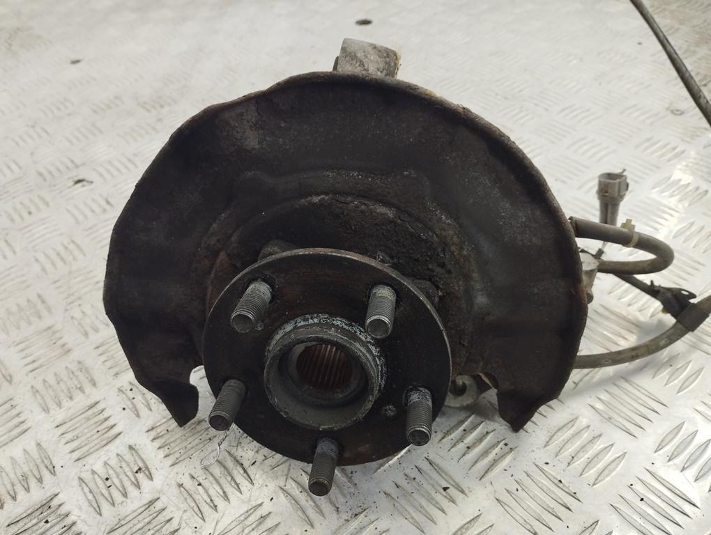 ступица передняя правая Toyota Prius 2 поколение 2005, 1.5 л., гибрид, АКПП, серый, хетчбэк 5 дв. - фото №1