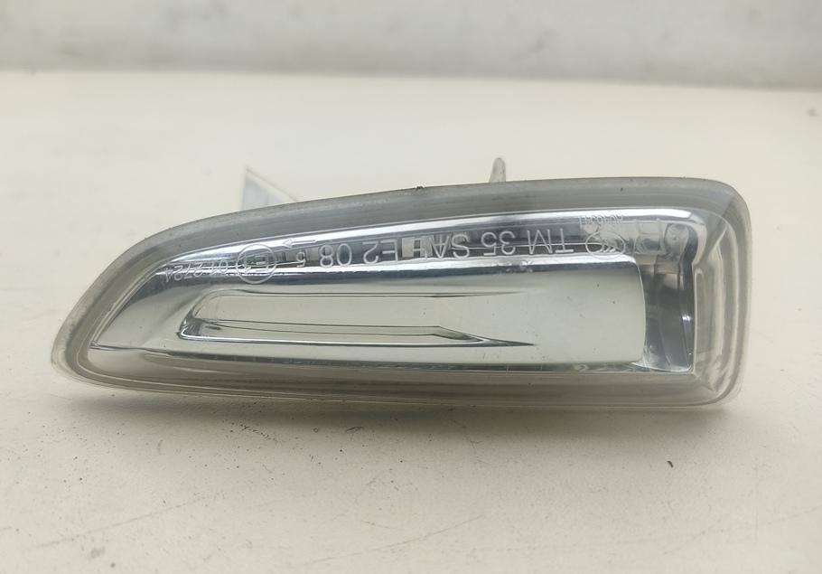повторитель передний правый Opel Astra J 2010, 1.4 л., бензин, МКПП, чёрный, хетчбэк 5 дв., 13273104 - фото №1