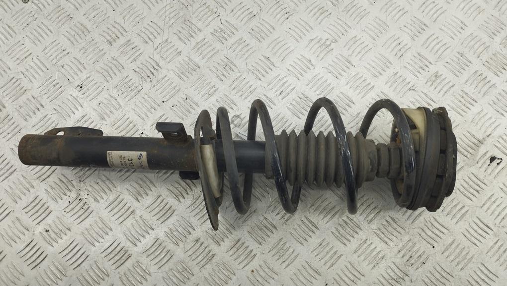 стойка передняя Renault Scenic 2 поколение 2004, 1.6 л., бензин, МКПП, красный, минивэн - фото №1