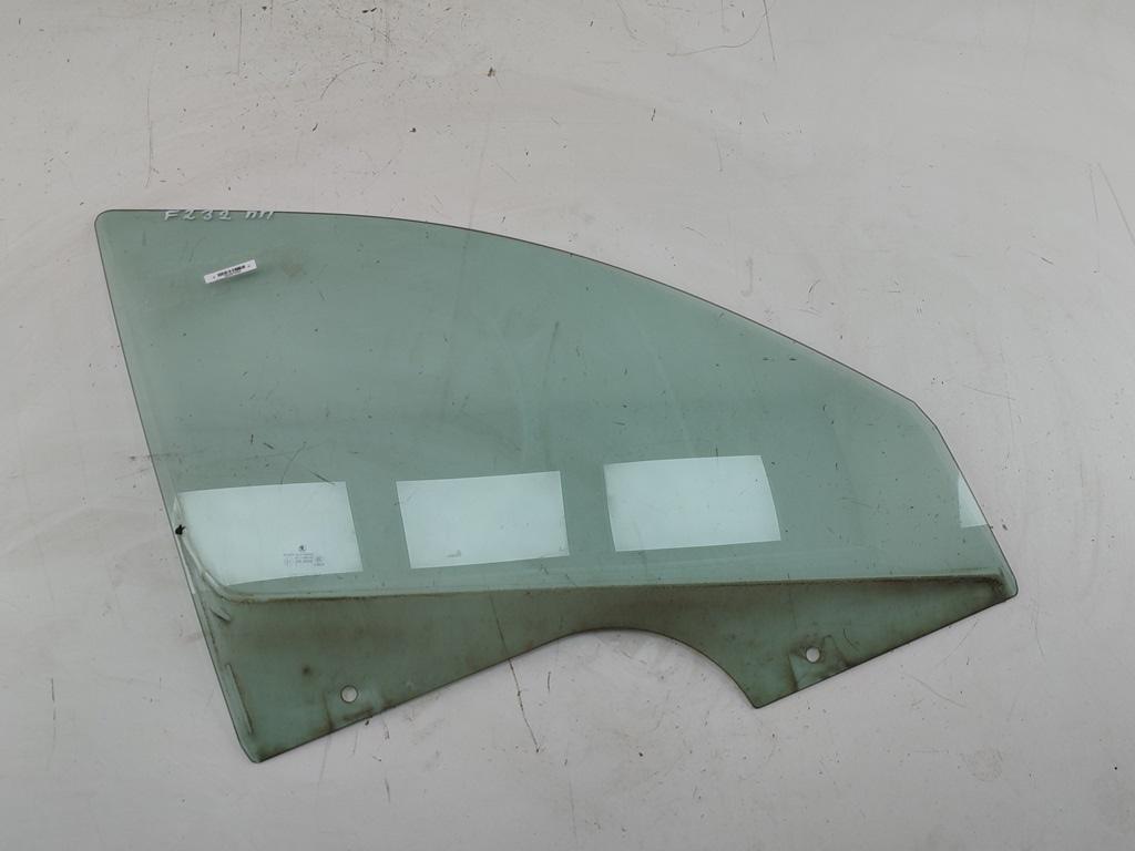 стекло двери передней правой Skoda Octavia mk2 (A5 1Z) 2006, 2.0 л., дизель, АКПП, зелёный, универсал - фото №1