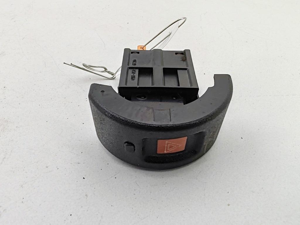 кнопка аварийной сигнализации Opel Astra G 2002, 2.0 л., дизель, МКПП, чёрный, универсал, 024416079 - фото №1