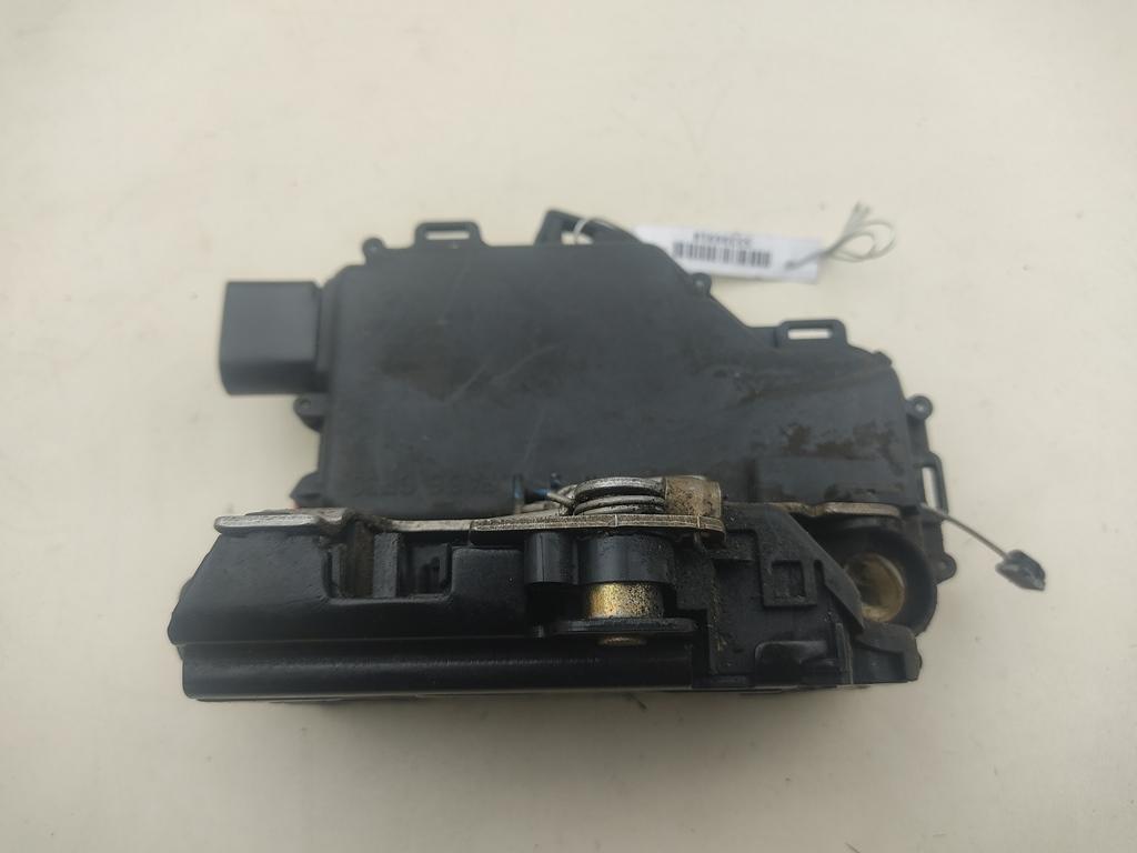 замок двери передней левой Skoda Octavia mk1 (A4 1U) 2001, 2.0 л., бензин, МКПП, серый, универсал
