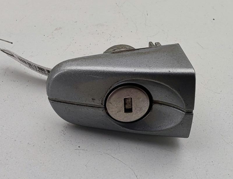 личинка дверного замка Ford Focus 2 поколение 2004, 1.6 л., i, бензин, МКПП, серый, хетчбэк 5 дв., 3M5AR1990A - фото №1