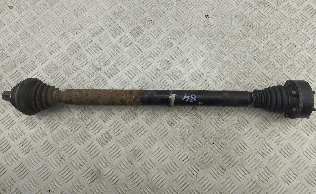 полуось передняя правая (приводной вал, ШРУС) Volkswagen Passat B6 2006, 1.9 л., дизель, МКПП, синий, универсал - фото №1
