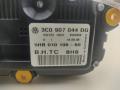 блок управления печки / климат-контроля Volkswagen Passat B6 2009, 1.8 л., бензин, МКПП, чёрный, универсал, 3C0907044DG - фото №3