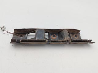 кронштейн переднего бампера Volkswagen Passat B6 2005, 2.0 л., дизель, МКПП, серый, универсал, 3C0807184