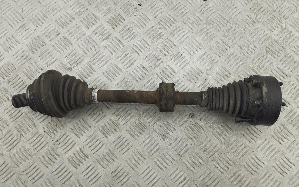 полуось передняя левая (приводной вал, ШРУС) Volkswagen Passat B6 2006, 1.9 л., дизель, МКПП, синий, универсал