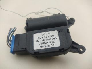 моторчик заслонки печки Volkswagen Passat B6 2009, 1.8 л., бензин, МКПП, чёрный, универсал, 3C1907511