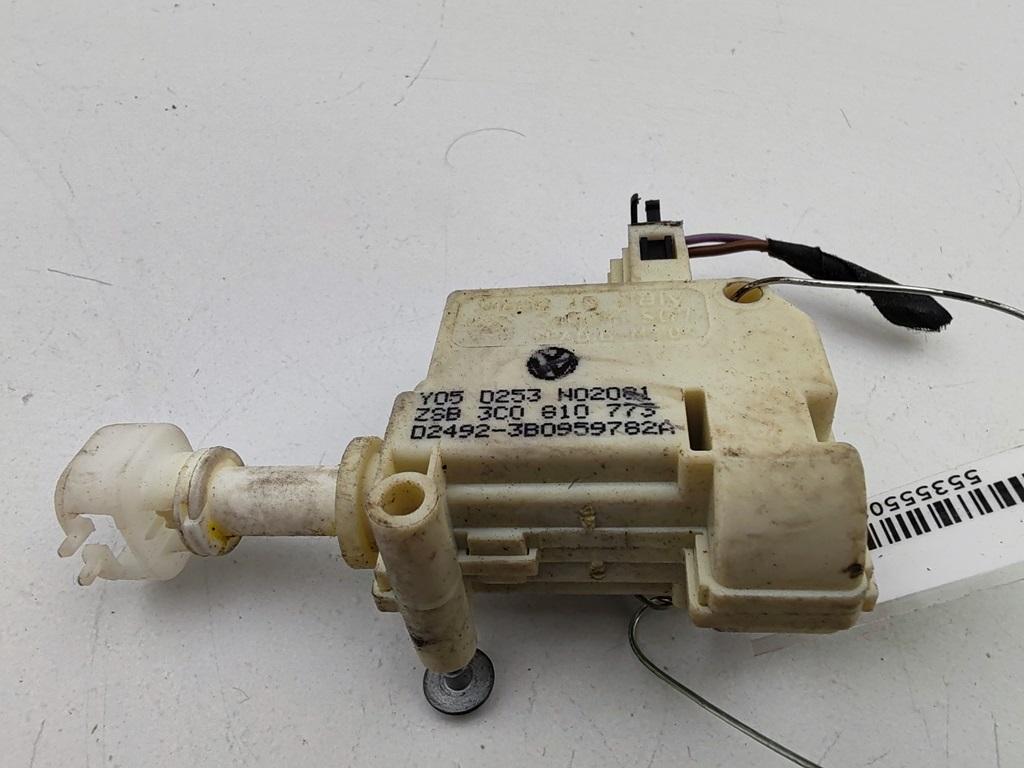 замок лючка топливного бака Volkswagen Passat B6 2005, 2.0 л., дизель, МКПП, серый, универсал, 3C0810773