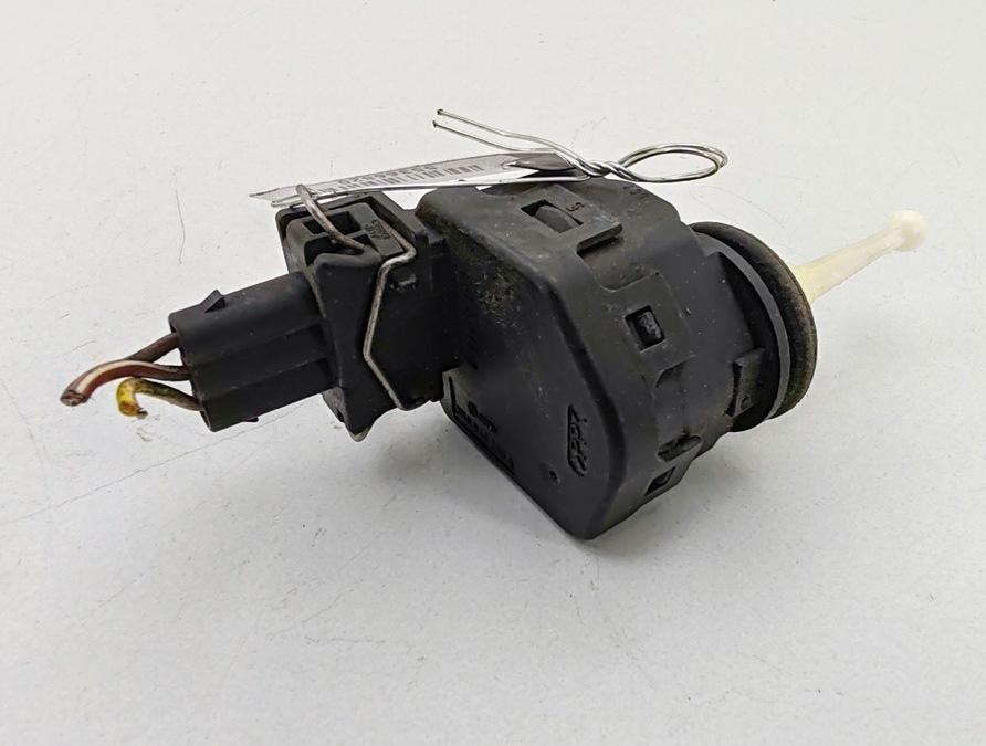 корректор фар Volkswagen Passat B5 1999, 1.8 л., бензин, МКПП, красный, универсал, 3B0941295A - фото №1