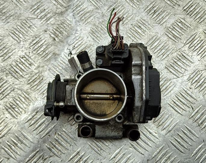 заслонка дроссельная Volkswagen Passat B5 1997, 1.6 л., бензин, МКПП, зелёный, седан, 058133063H - фото №1