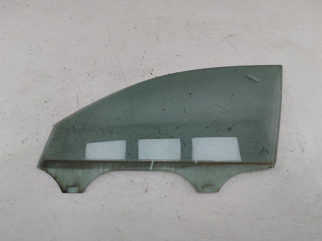 стекло двери передней левой Volkswagen Passat B5 1997, 1.6 л., бензин, МКПП, зелёный, седан - фото №1