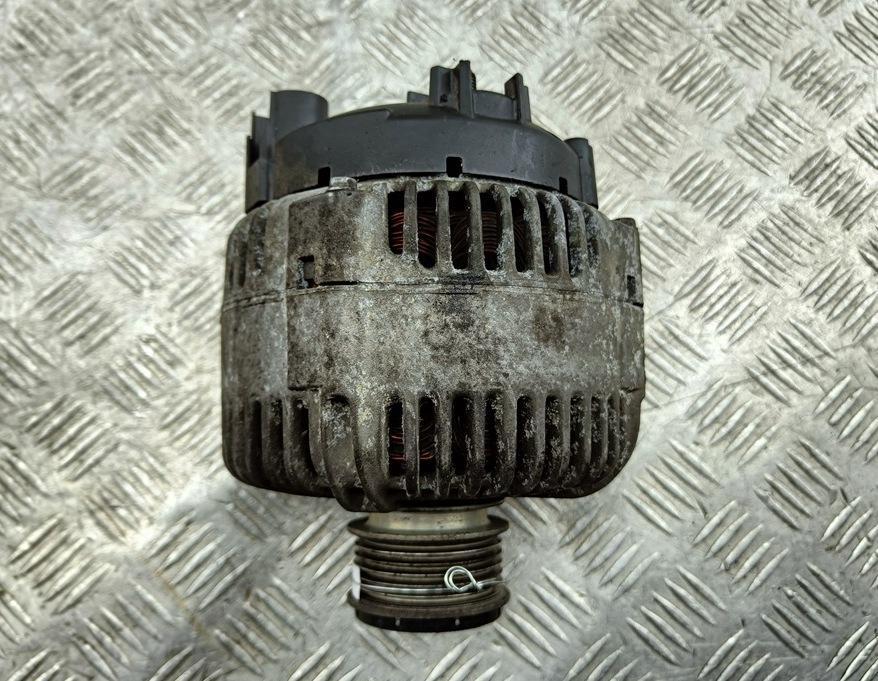 генератор Volkswagen Passat B6 2007, 2.0 л., дизель, МКПП, серый, седан, 021903026L, TG17C019 - фото №1