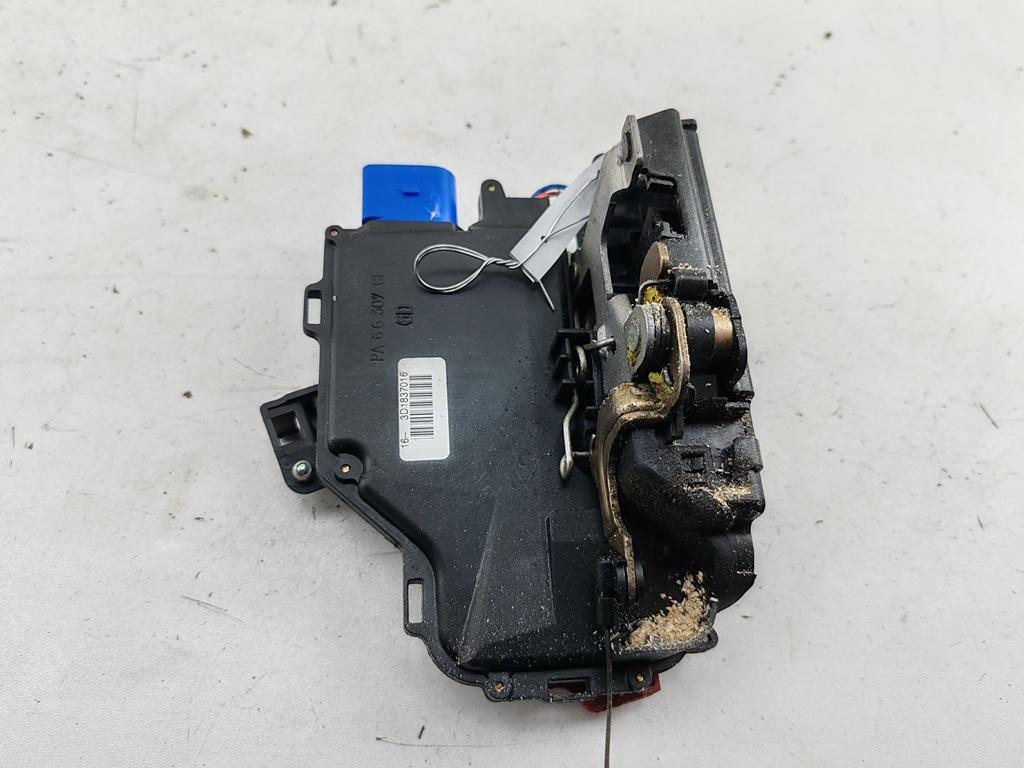 замок двери передней правой Volkswagen Touran 1 поколение 2003, 1.9 л., дизель, МКПП, серый, минивэн, 3D1837016 - фото №1