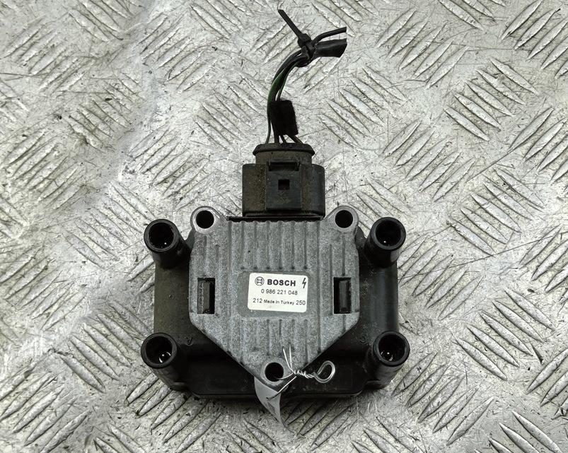 катушка зажигания Volkswagen Passat B5 1997, 1.6 л., бензин, МКПП, зелёный, седан, 0986221048 - фото №1