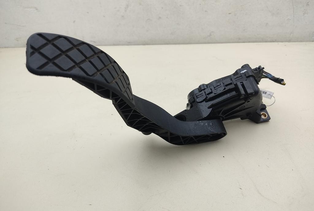 педаль SEAT Leon 2000, 1.4 л., бензин, МКПП, серый, хетчбэк 5 дв., 1J1721503J