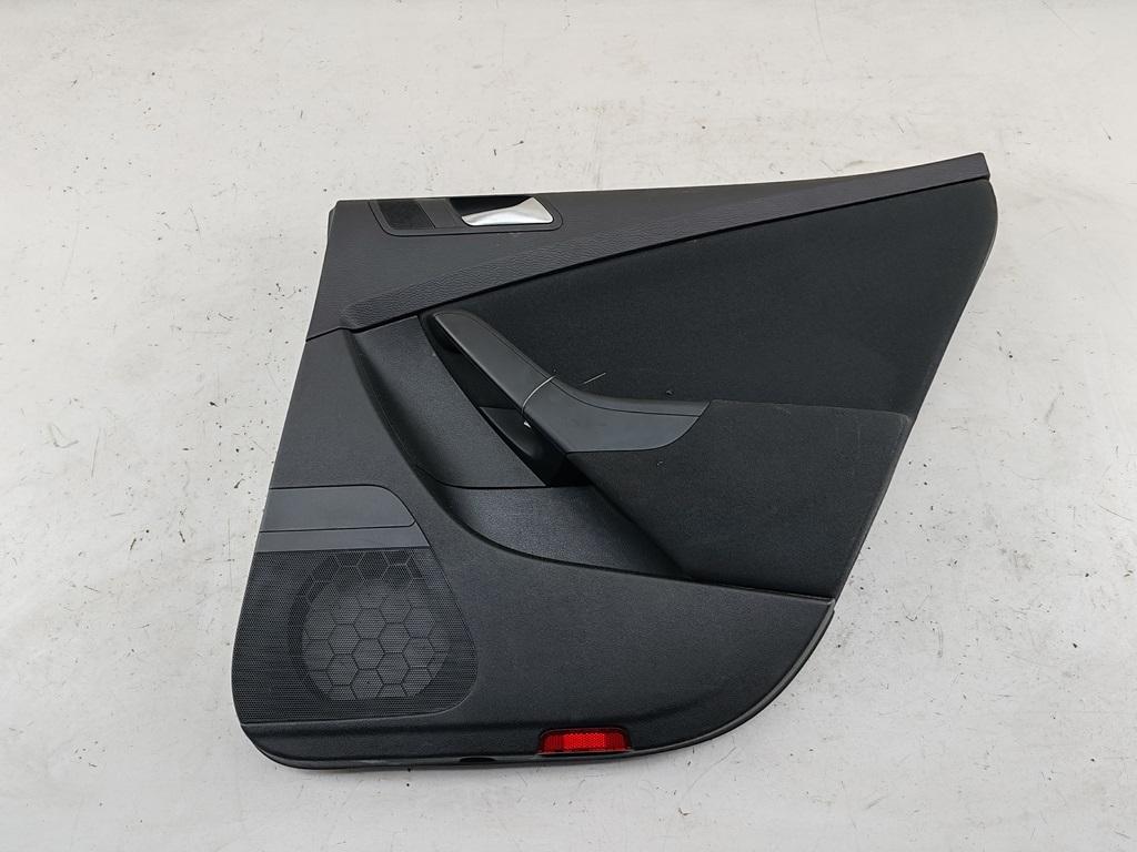 обшивка двери задняя правая Volkswagen Passat B6 2009, 1.8 л., бензин, МКПП, чёрный, универсал - фото №1