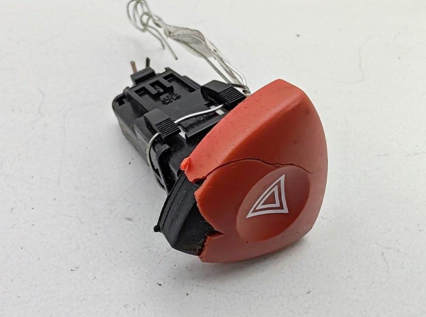 кнопка аварийной сигнализации Renault Laguna 2 поколение 2001, 1.8 л., бензин, МКПП, синий, универсал, 442724C - фото №1