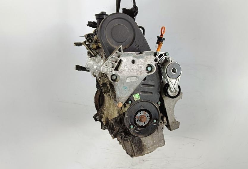 двигатель Volkswagen Passat B6 2005, 1.6 л., бензин, МКПП, BSE