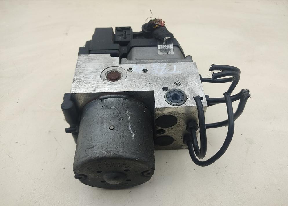 блок ABS Audi A4 B5 1997, 1.8 л., Ti, бензин, МКПП, серый, универсал, 8E0614111B