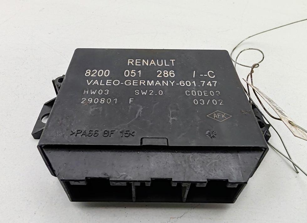 блок управления парктрониками Renault Laguna 2 поколение 2001, 1.8 л., бензин, МКПП, синий, универсал, 8200051286 - фото №1