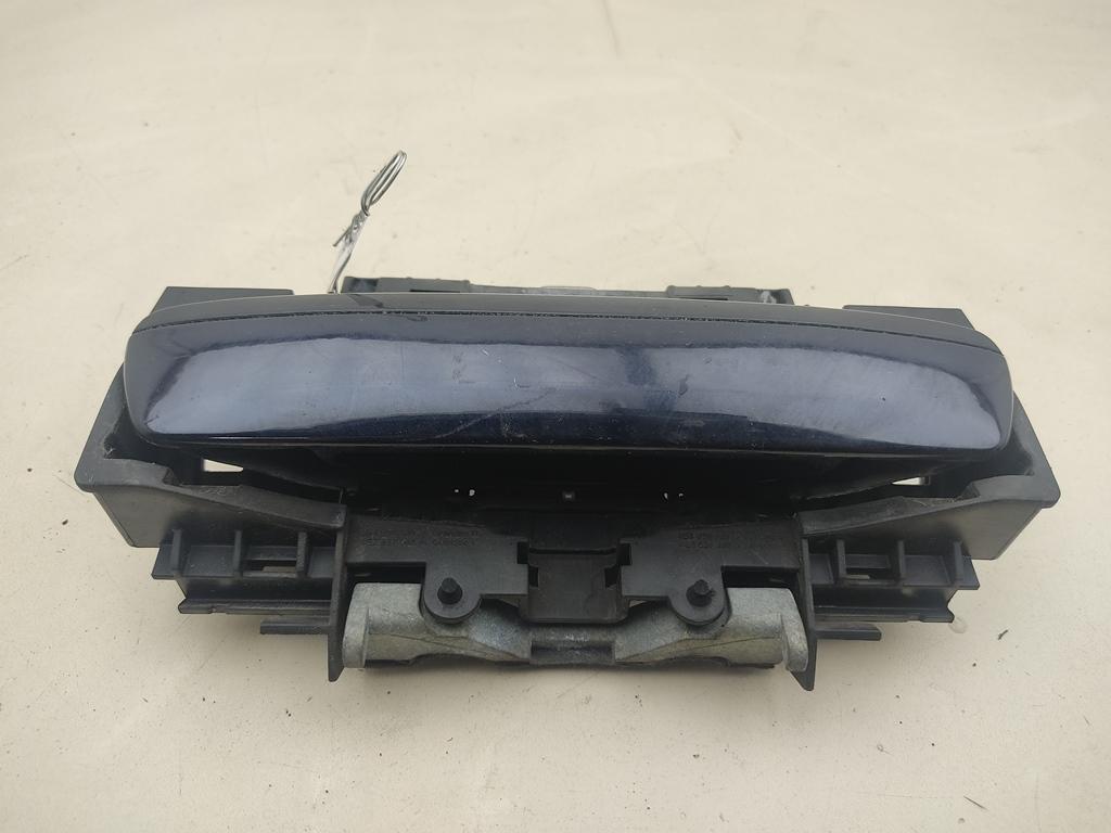 ручка наружная задняя правая Audi A8 D3/4E 2003, 4.2 л., бензин, АКПП, синий, седан, 4E0839886M - фото №1