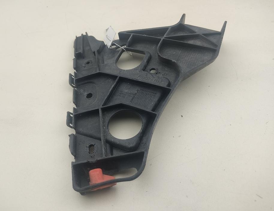 кронштейн переднего бампера Opel Astra J 2010, 1.4 л., бензин, МКПП, чёрный, хетчбэк 5 дв., 132644475