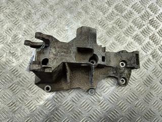кронштейн генератора Audi A4 B5 [рестайлинг] 2001, 1.9 л., дизель, МКПП, чёрный, универсал, 038903143AE