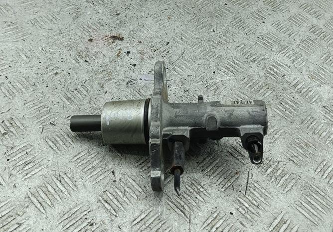 вакуумный усилитель тормозов Volkswagen Passat B5 1999, 1.6 л., бензин, МКПП, синий, универсал