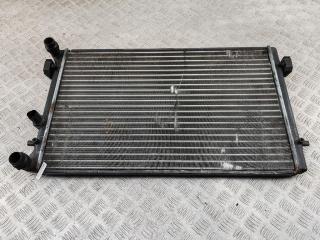 радиатор охлаждения Volkswagen Golf 4 поколение 1999, 1.6 л., бензин, МКПП, синий, универсал, 1J0121253P