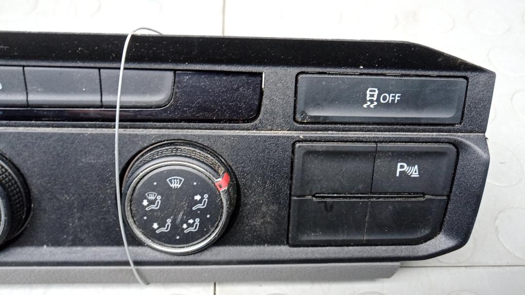 блок управления печки / климат-контроля Volkswagen Crafter 2 поколение 2024, 2.0 л., TDi, дизель, МКПП, микроавтобус - фото №1